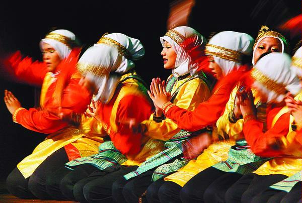 Seni Budaya Indonesia  Tentang Kampoeng Halaman Kita^^