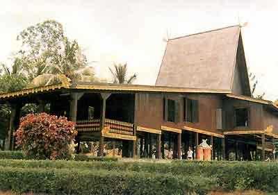 Rumah Panggung – Rumah Adat Tradisional Indonesia Usaha 